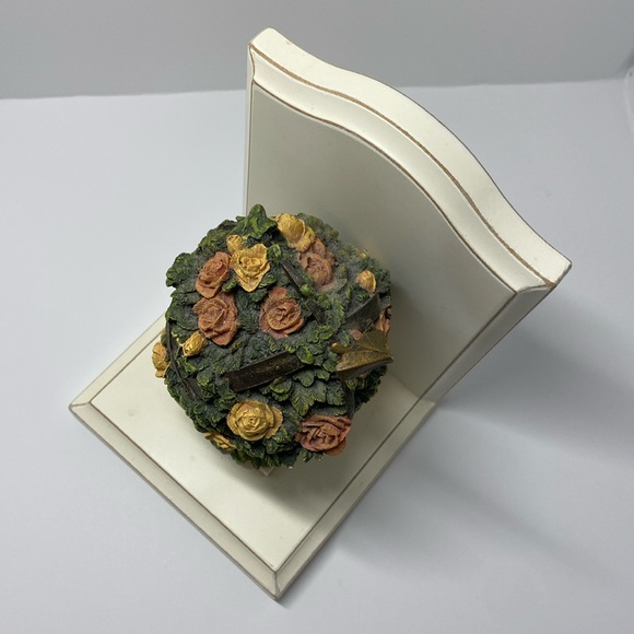 Garden Terrace Bookends.  Beautiful. - Picture 6 of 11